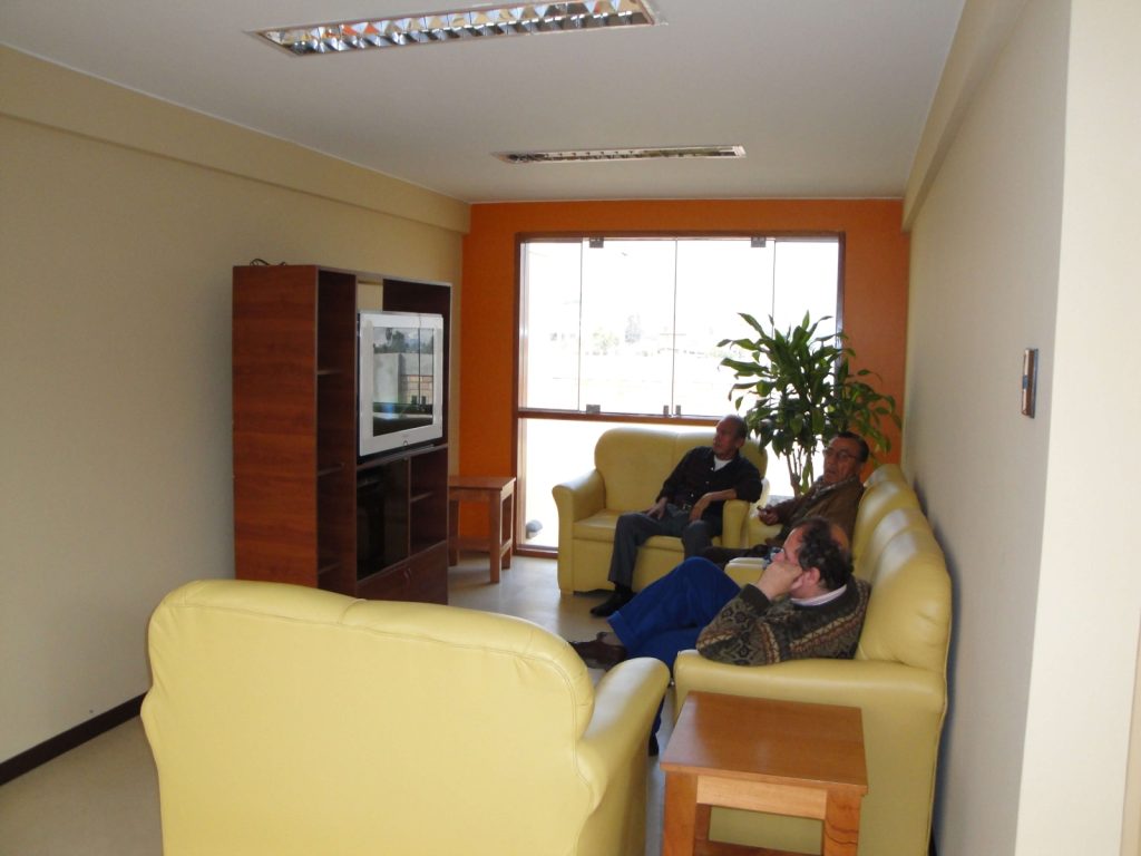 adulto mayor descansando