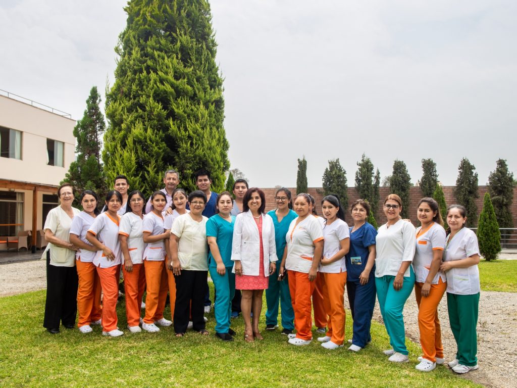 personas de la casa de reposo el roble